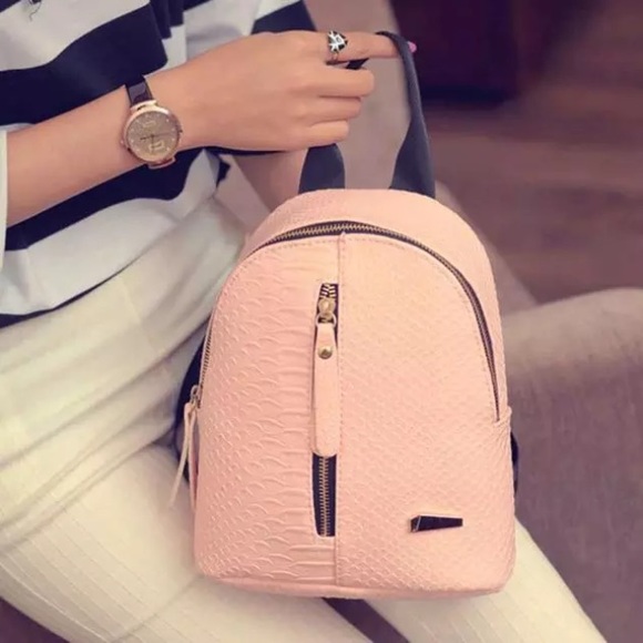 Last 1 Super cute pink mini backpack - Picture 6 of 8
